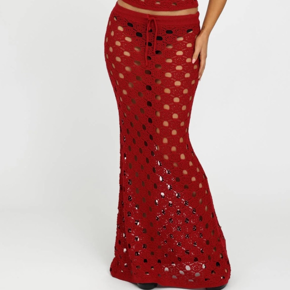 Red knit skirt